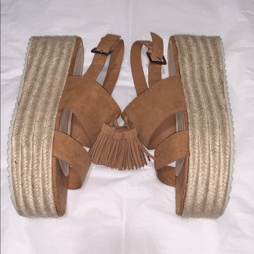 Pull&Bear tassle front heel sandal in tan size 8 - Picture 7 of 10